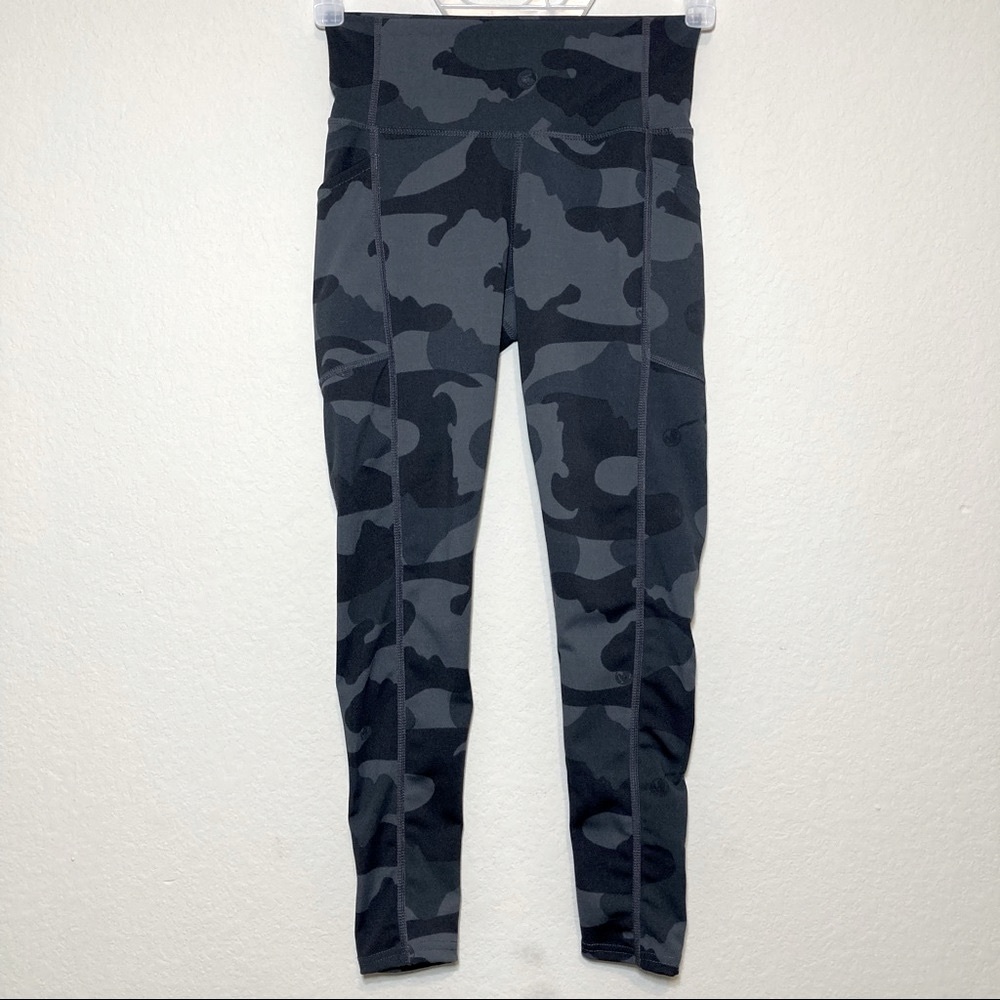 BODY GLOVE Dark Gray & Black Camouflage Athleisure Yoga Leggings Size Medium